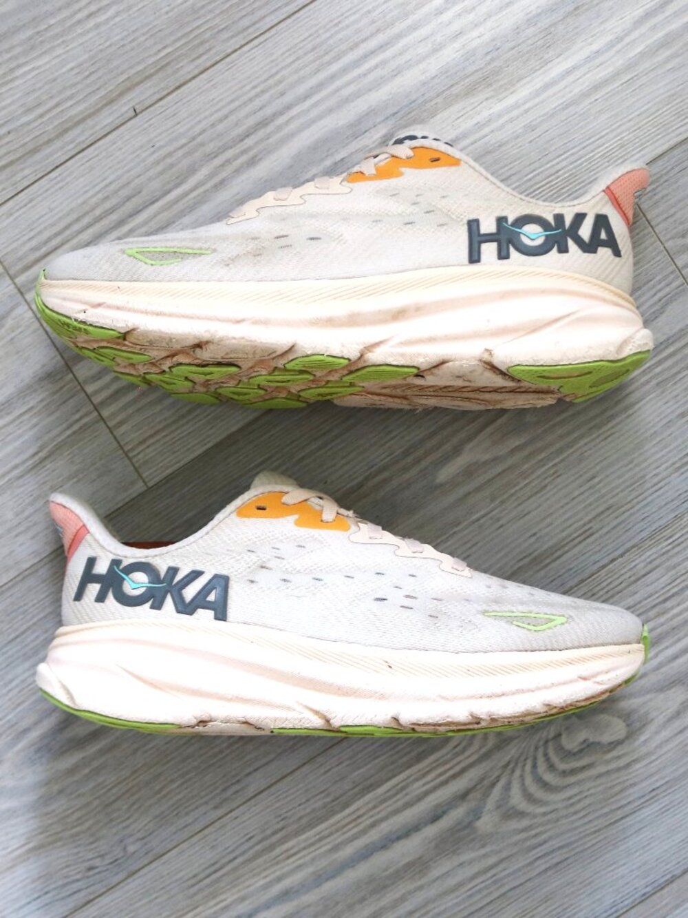 Hoka Clifton 9 Running Shoes Women's Vanilla Astral 1127896 VLS Size 8.5B READ